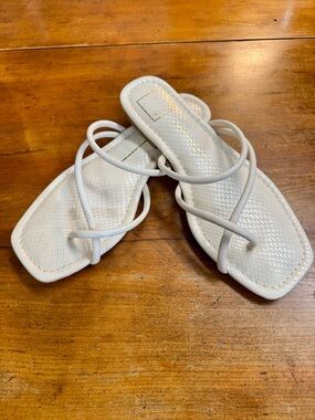 Dolce Vita, Women’s Ivory Slip-on Flat Sandals, Size 8